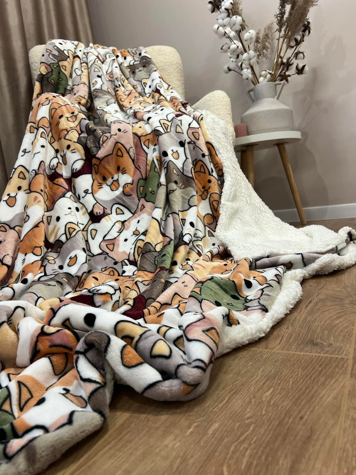 Veloursdecke mit Muster