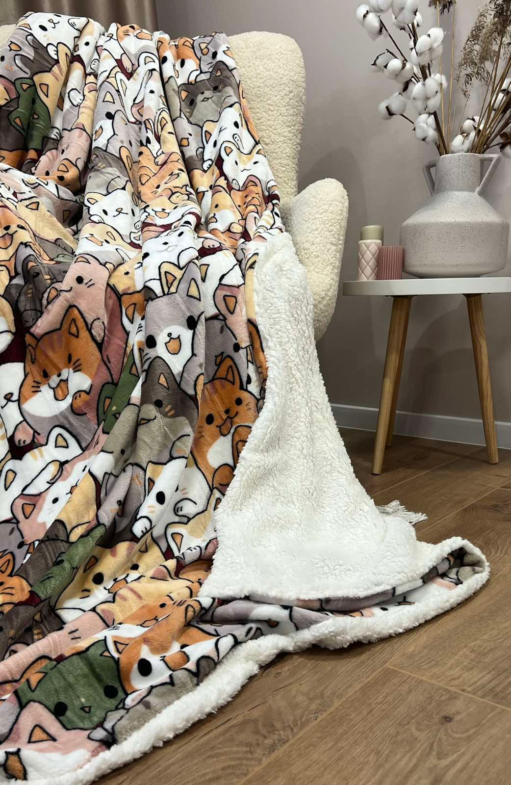 Veloursdecke mit Muster